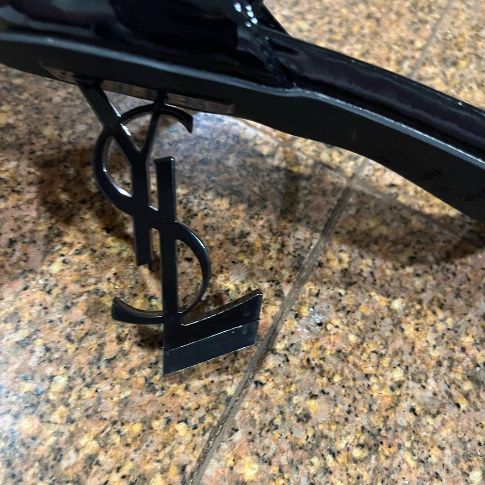 Saint Laurent Black Patent Leather Heels - Picture 9 of 10